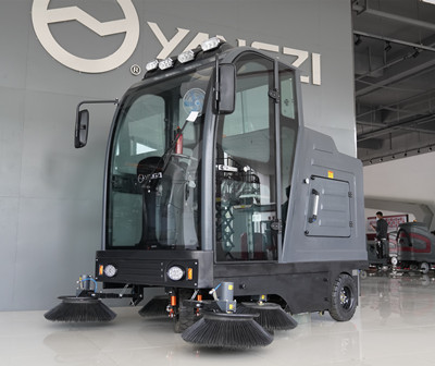 電動(dòng)掃地車 電動(dòng)掃地車