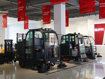 電動(dòng)掃地機(jī) 電動(dòng)掃地機(jī)