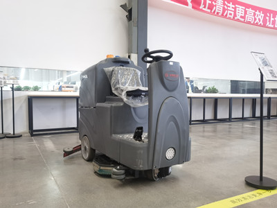 駕駛式洗地機(jī) 駕駛式洗地機(jī)