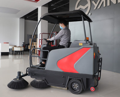 電動(dòng)掃地車 電動(dòng)掃地車