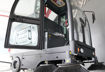 駕駛式掃地機 駕駛式掃地機