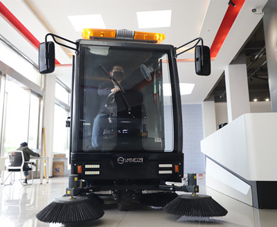 電動(dòng)掃地機(jī) 電動(dòng)掃地機(jī)